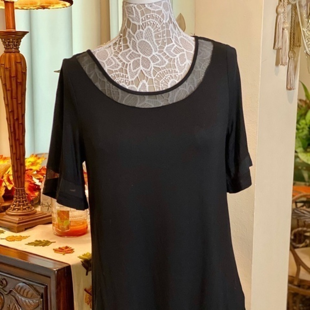 🌸Express One Eleven Blouse🖤🌺💐💕